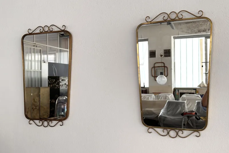 Pamono Midcentury Modern Italian Brass Wall Mirrors, 1970s, Set of 2> Mirrors