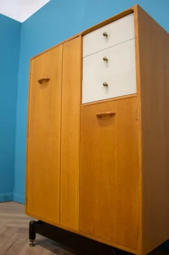 Pamono Mid-Century Modern Oak Wardrobe from G-Plan, 1960s><noscript><img width=