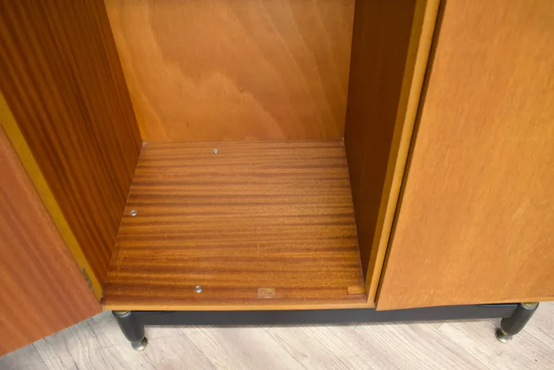 Pamono Mid-Century Modern Oak Wardrobe from G-Plan, 1960s> Cabinets & Wardrobes