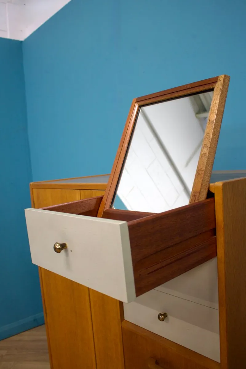 Pamono Mid-Century Modern Oak Wardrobe from G-Plan, 1960s> Cabinets & Wardrobes