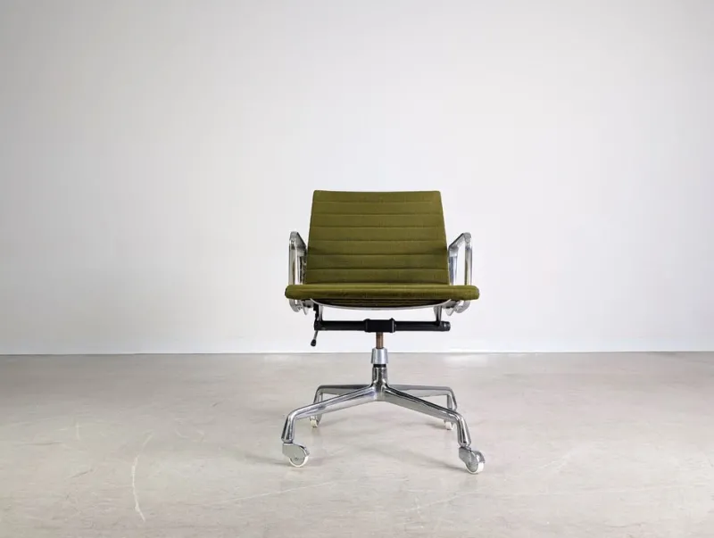 Pamono Midcentury Modern Office Chair by Charles & Ray Eames for Herman Miller> Office Chairs