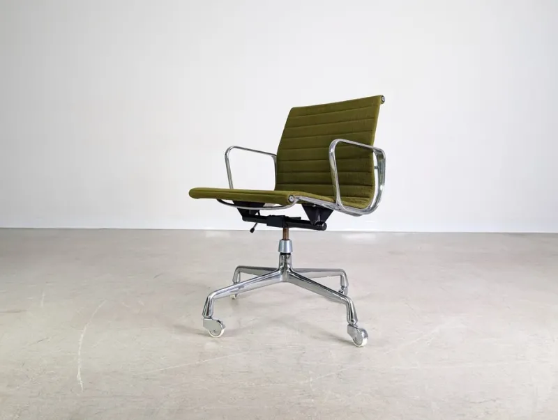 Pamono Midcentury Modern Office Chair by Charles & Ray Eames for Herman Miller> Office Chairs