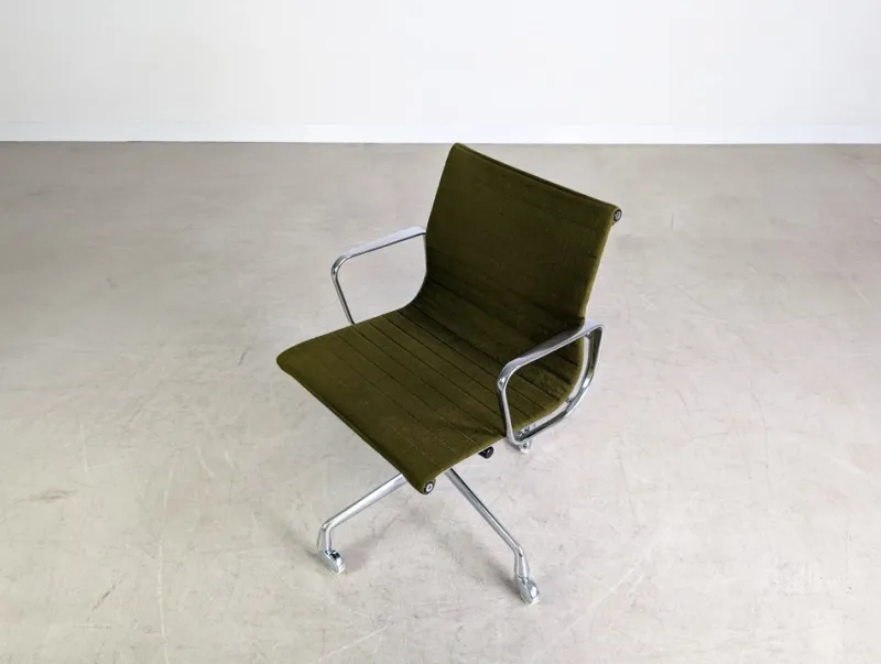 Pamono Midcentury Modern Office Chair by Charles & Ray Eames for Herman Miller> Office Chairs