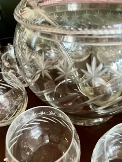 Pamono Mid-Century Modern Punch Set with 12 Glasses and Glass Ladle, 1960s, Set of 13><noscript><img width=