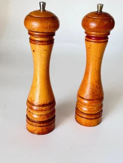 Pamono Mid-Century Modern Salt and Pepper Shaker, Set of 2><noscript><img width=