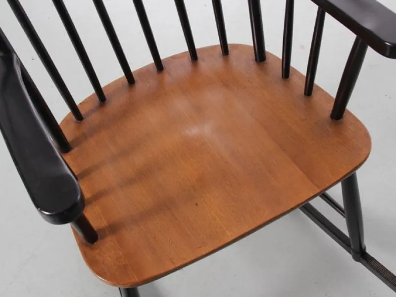 Pamono Mid-Century Modern Scandinavian Rocking Chair attributed to Tapiovaara, 1960s> Rocking Chairs