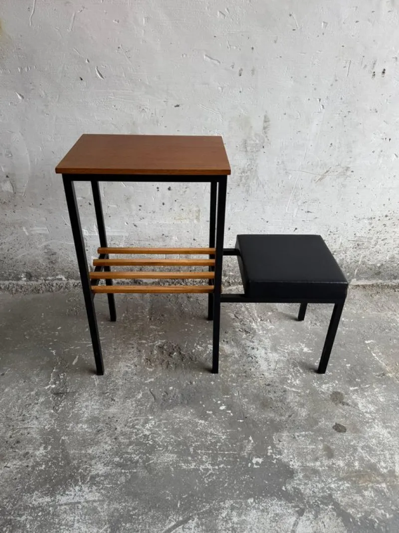 Pamono Mid-Century Modern Side Table with Magazine Rack> Magazine Racks