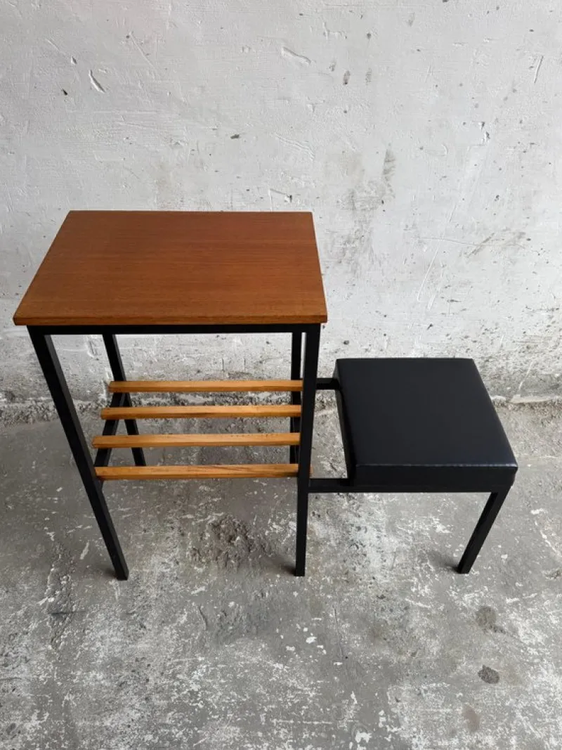 Pamono Mid-Century Modern Side Table with Magazine Rack> Magazine Racks