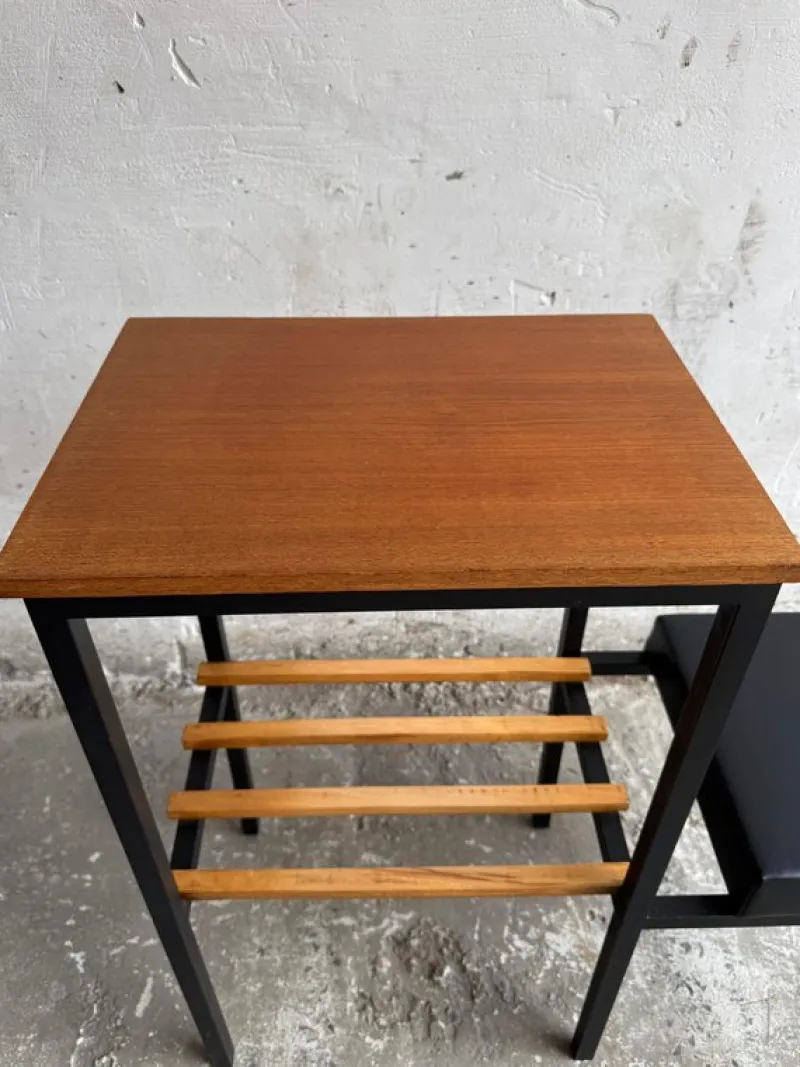 Pamono Mid-Century Modern Side Table with Magazine Rack> Magazine Racks