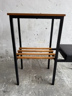 Pamono Mid-Century Modern Side Table with Magazine Rack><noscript><img width=
