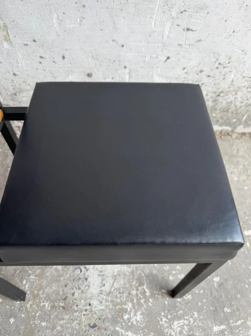 Pamono Mid-Century Modern Side Table with Magazine Rack> Magazine Racks