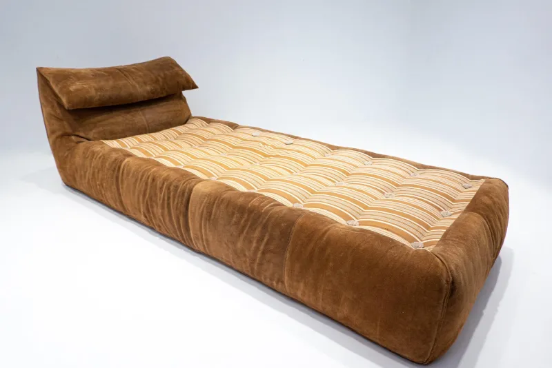 Pamono Mid-Century Modern Suede Bambole Daybed by Mario Bellini for C&b Italia, 1970s> Daybeds & Chaises Lounges