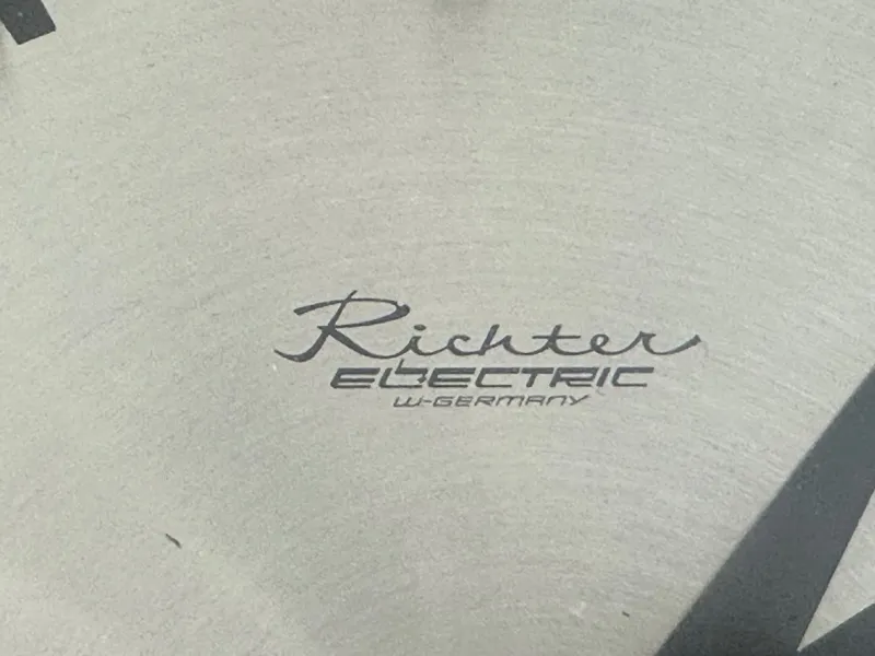 New Pamono Mid-Century Modern Sunburst Wall Clock in Brass Chrometron from Richter Electric, 1960s