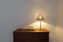 Pamono Mid-Century Modern Table Lamp in Brass and Rattan, 1960s><noscript><img width=