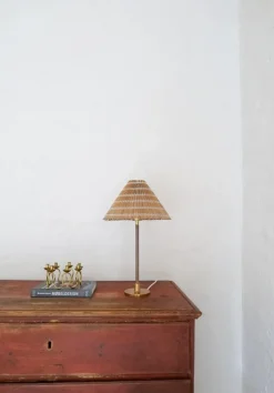 Pamono Mid-Century Modern Table Lamp in Brass and Rattan, 1960s><noscript><img width=