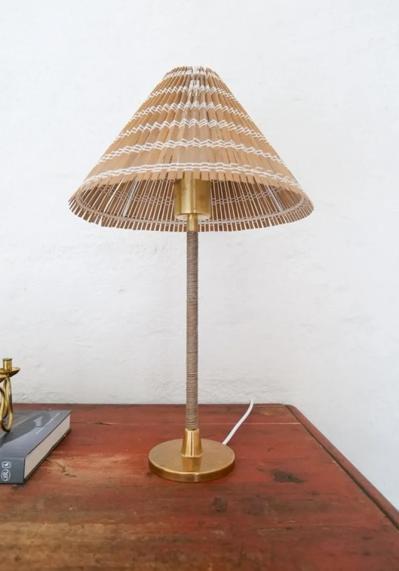 Pamono Mid-Century Modern Table Lamp in Brass and Rattan, 1960s> Table Lamps