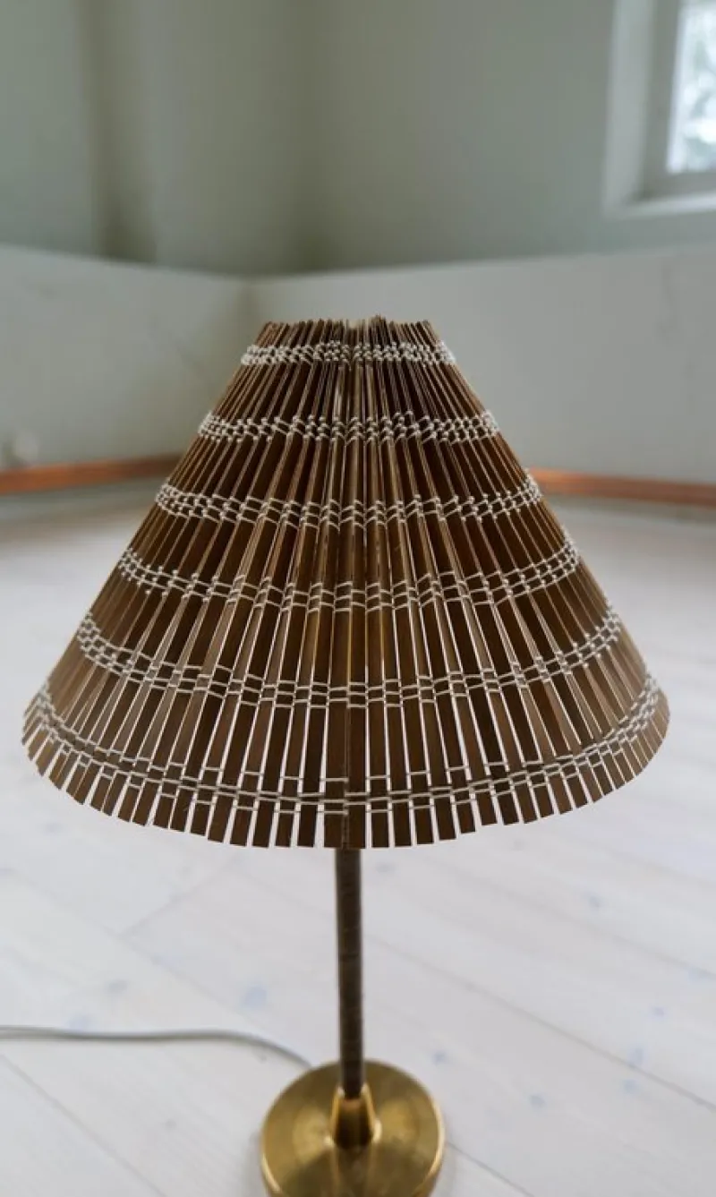 Pamono Mid-Century Modern Table Lamp in Brass and Rattan, 1960s> Table Lamps