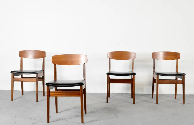 Pamono Mid-Century Modern Teak and Leatherette Dining Chairs, 1960s, Set of 4