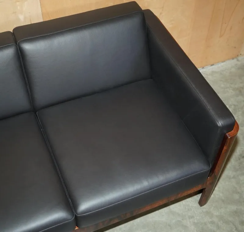 Pamono Mid-Century Modern Three-Seater Sofa in Hardwood, 1966