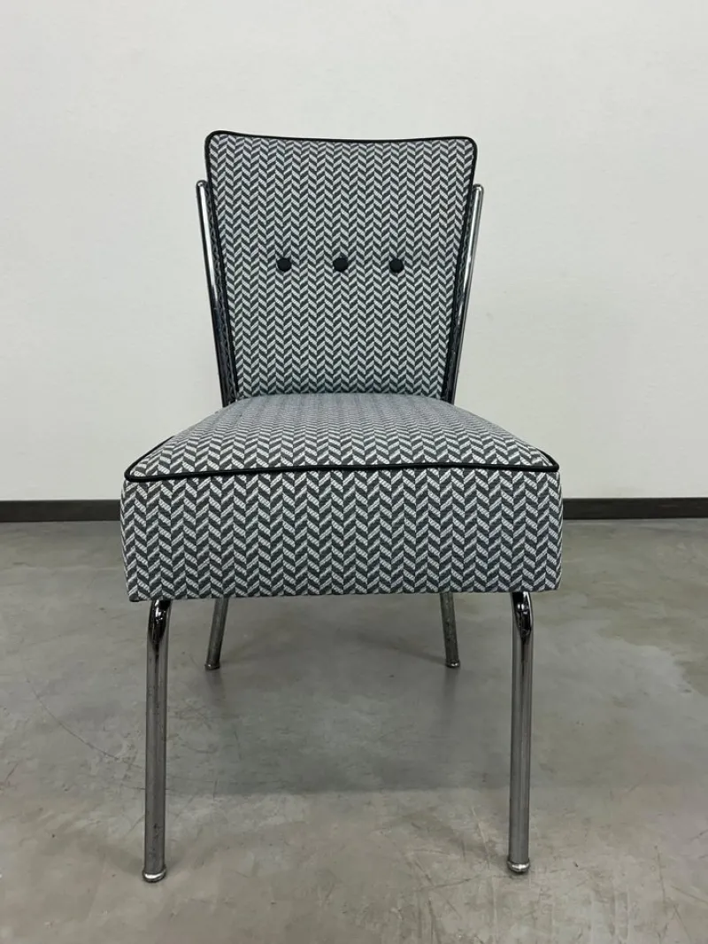 Sale Pamono Mid-Century Modern Tubular Steel Chair by Jozsef Peresztegi, 1970s