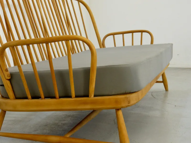 Pamono Mid-Century Modern Windsor Three-Seater Sofa by Lucian Ercolani for Ercol, 1960s> Couches & Sofas