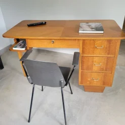 Pamono Mid-Century Modernist Desk in Golden Oak, Scandinavia, 1950s><noscript><img width=