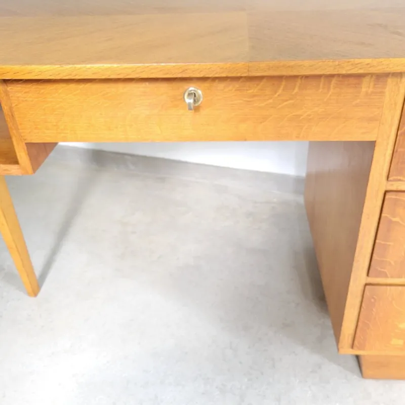 Pamono Mid-Century Modernist Desk in Golden Oak, Scandinavia, 1950s> Desks