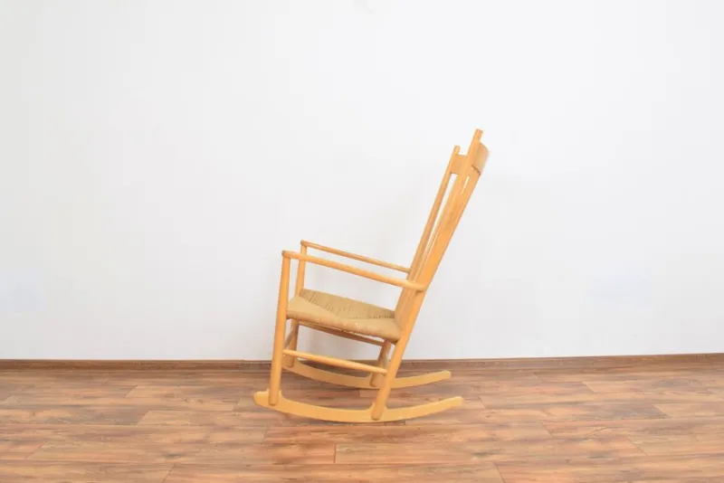 Pamono Mid-Century Rocking Chair by Hans Wegner for Frederica, 1970s.> Rocking Chairs