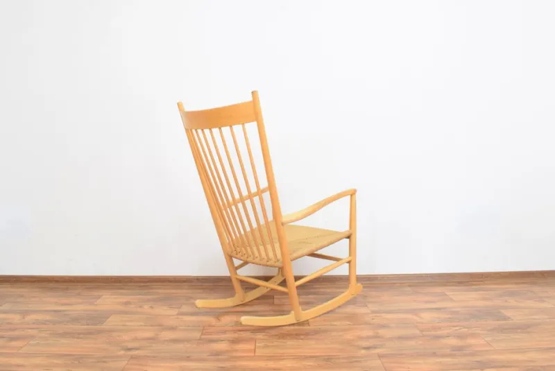 Pamono Mid-Century Rocking Chair by Hans Wegner for Frederica, 1970s.> Rocking Chairs