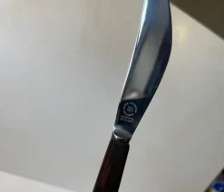 Pamono Mid-Century Rosewood Flatware Cutlery by Tias Eckhoff for Lindtofte, 1960s, Set of 36><noscript><img width=