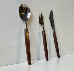 Pamono Mid-Century Rosewood Flatware Cutlery by Tias Eckhoff for Lindtofte, 1960s, Set of 36><noscript><img width=