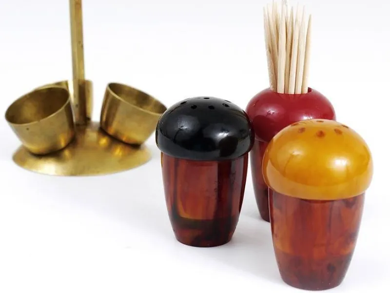 Pamono Mid-Century Salt & Pepper Toothpick Cruet Set by Richard Rohac, Austria, 1950s, Set of 4> Salt & Pepper Shakers
