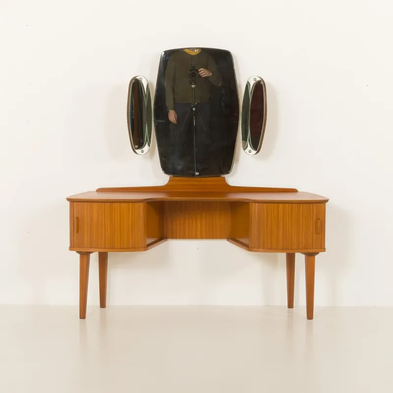 Pamono Mid-Century Scandinavian Dressing Table with Adjustable Mirrors and Tambour Doors, Norway, 1970s> Dressing Tables