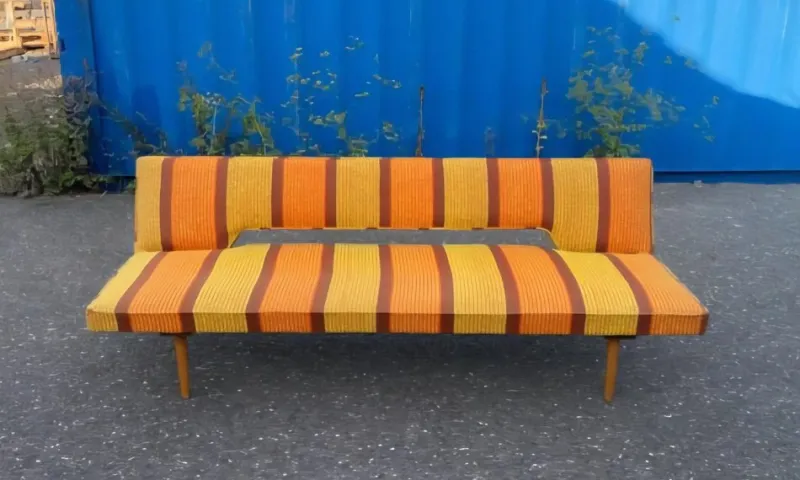 Discount Pamono Mid-Century Sofa or Daybed attributed to Miroslav Navratil, 1960s