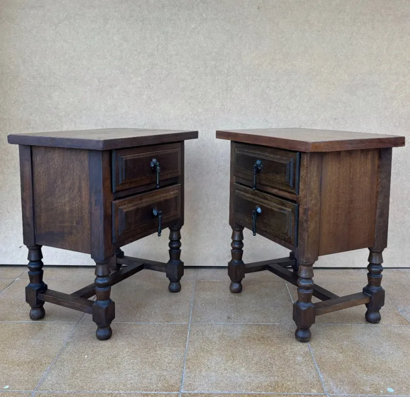 Pamono Mid-Century Spanish Bedside Tables with Drawers, 1950s, Set of 2> Nightstands