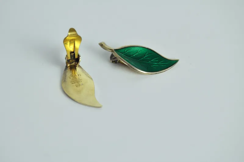 Pamono Mid-Century Sterling Silver and Enamel Ear Clips from David Andersen, 1950s, Set of 2> Earrings