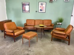 Pamono Mid-Century Teak and Leather Living Room Set, 1960s, Set of 4> Living Room Sets
