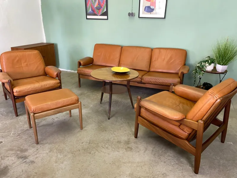Pamono Mid-Century Teak and Leather Living Room Set, 1960s, Set of 4> Living Room Sets