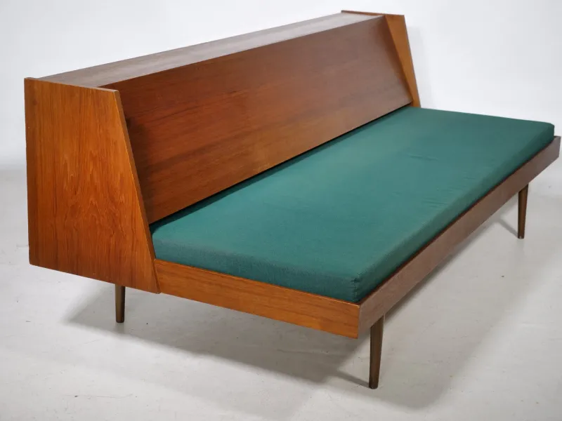 Pamono Mid-Century Teak Daybed, 1960s> Daybeds & Chaises Lounges