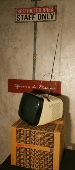 Sale Pamono Mid-Century TV Monitor Algol 4 by Richard Sapper & M. Zanuso for Brionvega, 1980s