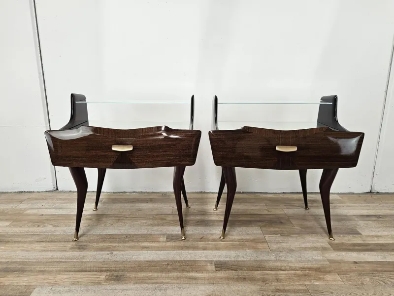 Pamono Mid-Century Venus Bedside Tables in Mahogany and Mirror, 1950s, Set of 2> Nightstands
