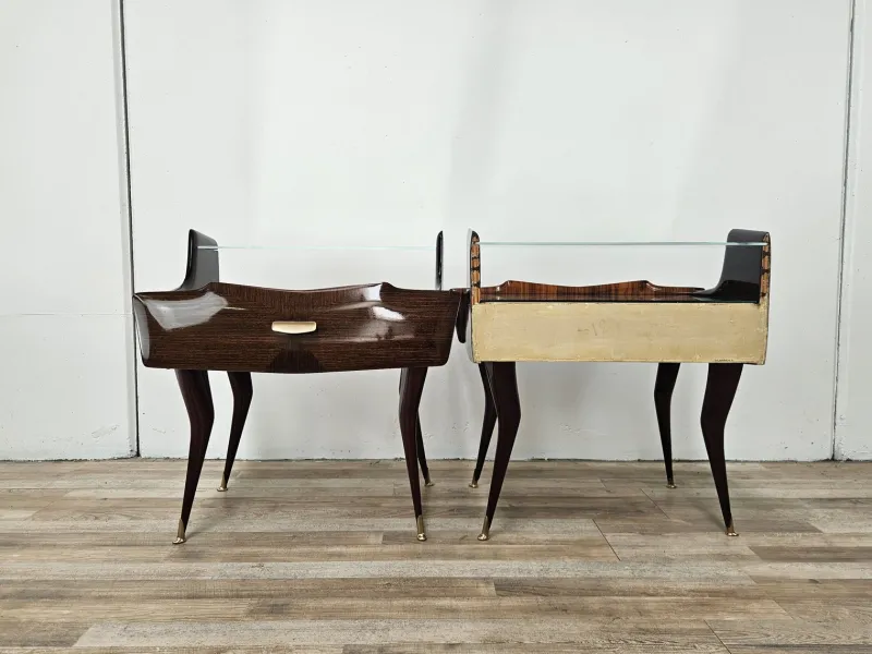 Pamono Mid-Century Venus Bedside Tables in Mahogany and Mirror, 1950s, Set of 2> Nightstands