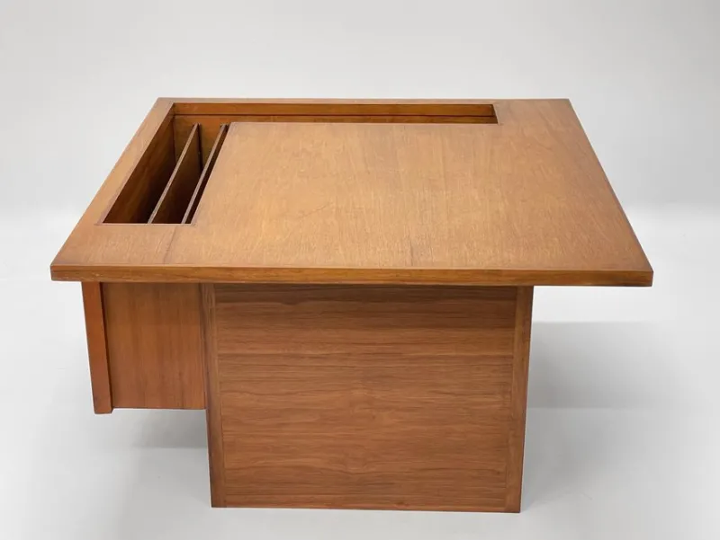 Pamono Mid-Century Walnut Magazine Rack Coffee Table by John Keal for Brown Saltman, 1960s> Magazine Racks