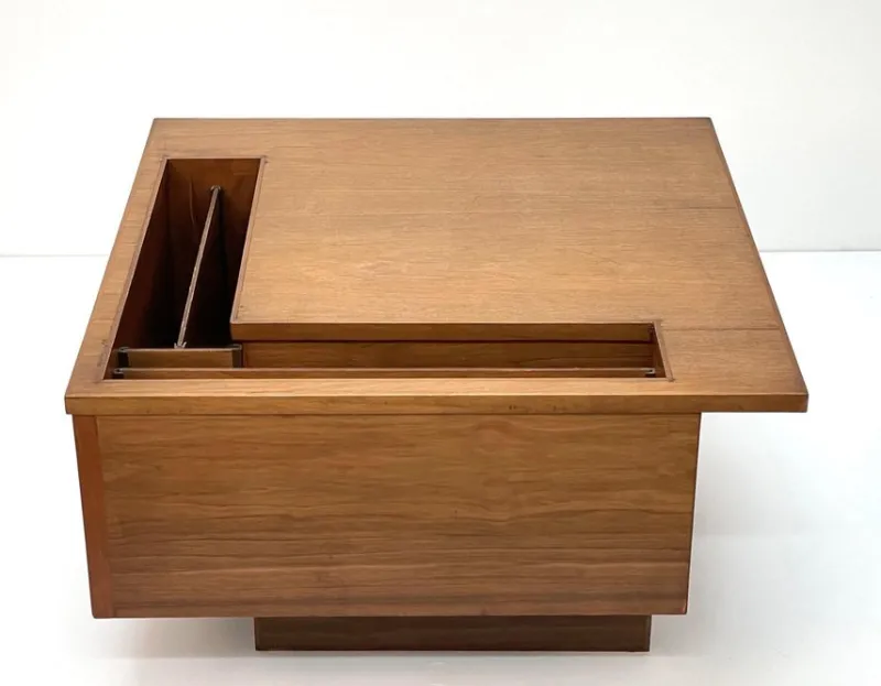 Pamono Mid-Century Walnut Magazine Rack Coffee Table by John Keal for Brown Saltman, 1960s> Magazine Racks