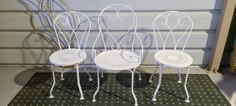 Pamono Mid-Century Wrought Iron Garden Table and Chairs, 1950s, Set of 4> Garden Seating