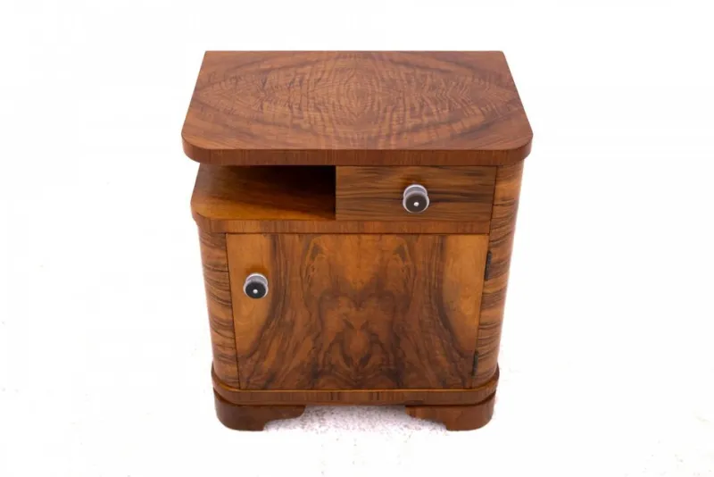 Pamono Mid-20th Century Walnut Bedside Tables, Poland, 1940s, Set of 2> Nightstands