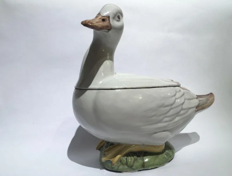 Online Pamono Mid-18th Century White Majolica Duck Tureen from Pasquale Antonibon, Italy