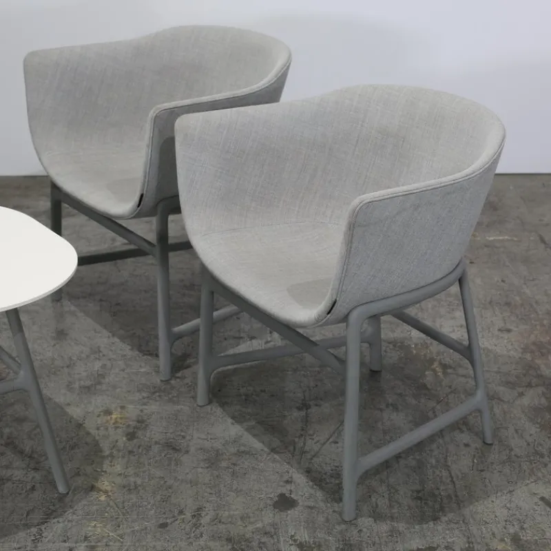 Pamono Minuscule Table and Chairs from Fritz Hansen, Set of 3> Living Room Sets