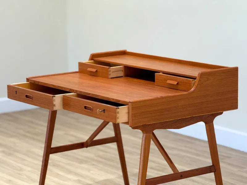 Pamono Model 56 Desk in Teak by Arne Wahl Iversen, 1960s> Desks