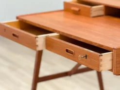 Pamono Model 56 Desk in Teak by Arne Wahl Iversen, 1960s><noscript><img width=